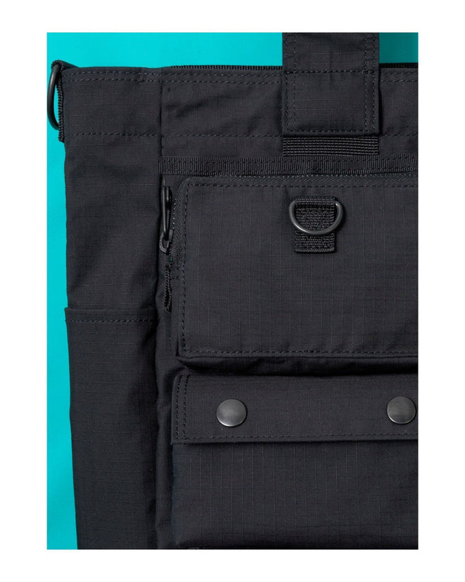POTR introduces its new collection, “DISSECTION,” a series designed to make carrying, accessing, and organizing personal belongings more comfortable and convenient.