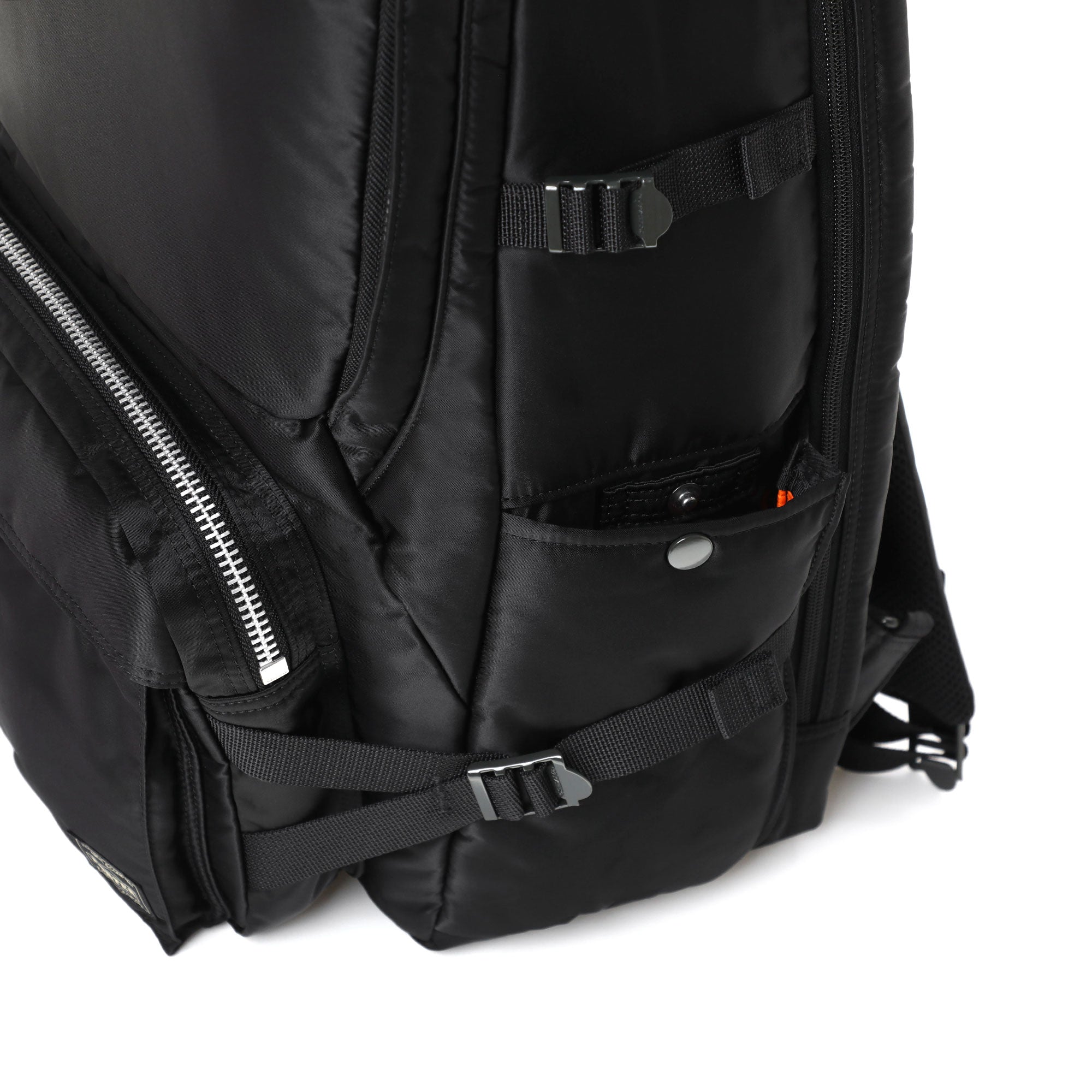 【PORTER】TANKER DAYPACK(XL) Porter Yoshida Tanker Daypack Review — only the essentials